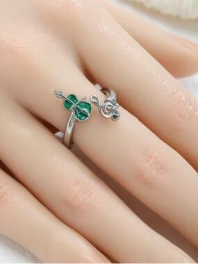 Fashionable & Creative Ring For Music Enthusiasts.